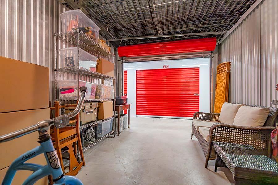 Card_EasySeasonalStorage_Red_900x600.jpg
